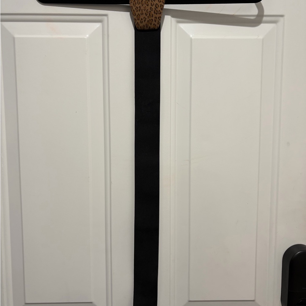 Pearl Black and Brown Leopard Stretch belt, Closet Staple!! - Picture 3 of 5